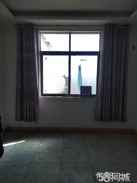 翠园小区一小附近,交通便利环境优美,周围配套设施齐全